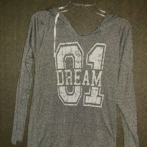 Never worn light pullover